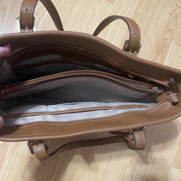 Michael Kors handbag - Picture 3 of 3